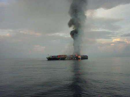 В Каспийском море у берегов Азербайджана заживо сгорели три десятка человек. ВИДЕО