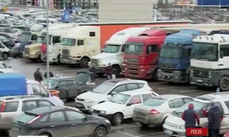 Російський "автомайдан" збирає все більше невдоволених