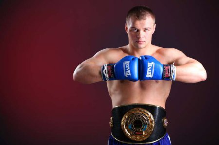 Украинский боксер выйдет на ринг под российским флагом