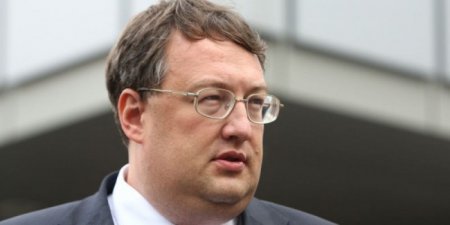 Геращенко розповів причину інциденту Яценюка і Барни