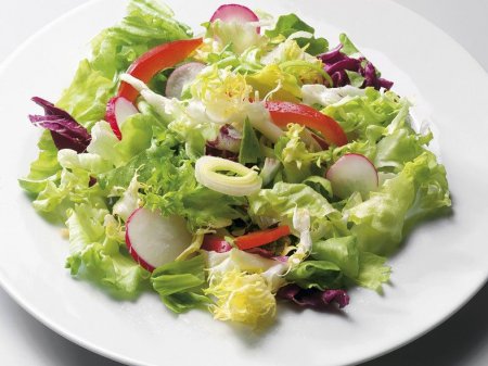 Варианты фитнес-салатов, которые могут стать полноценным ужином