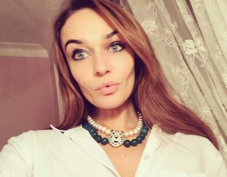 Сітчасті колготки Альони Водонаєвої спровокували критику