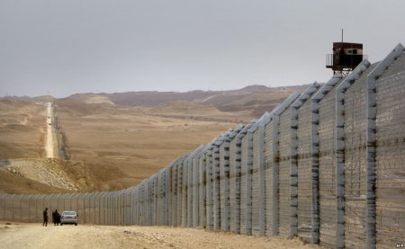 "Стена" на границе с Россией: чиновники тратят миллионы на собственный пиар