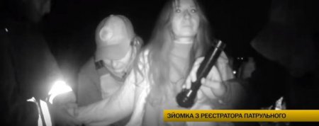 Коханці в законі : В Києві  озброєна гранатами пара намагалася поцупити саджанці. Відео