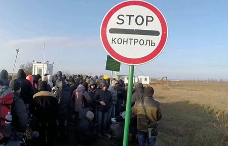 Активисты блокады Крыма снимают посты на границе с полуостровом