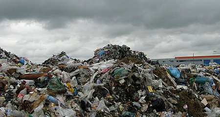 Днепропетровские чиновники заработали на мусоре и здоровье граждан