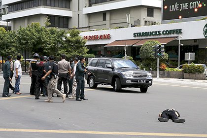 Серия взрывов в центре Джакарты. ВИДЕО