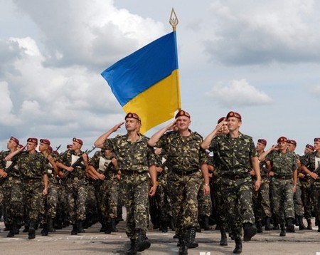 Украинским военнослужащим подняли зарплату