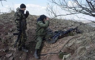 География обстрелов на Донбассе ширится: за сутки 71 провокация