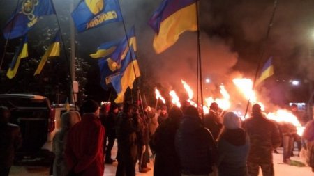 Факельна хода на Донеччині з нагоди дня народження Бандери