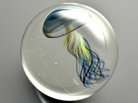 Вселенные в стекле: удивительные работы японского мастера. ФОТО