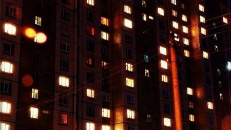 Жизнь в Крыму: "У вас дома есть свет? Ведите себя скромнее..."