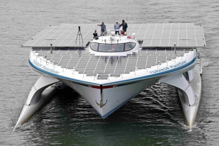 PlanetSolar - самое большое в мире судно на солнечных батареях. ФОТО