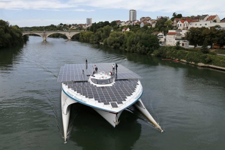 PlanetSolar - самое большое в мире судно на солнечных батареях. ФОТО