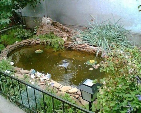 Робимо декоративний ставок з непотрібної ванни