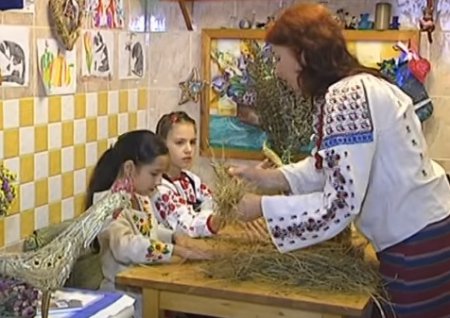 На Прикарпатье мастерицы делают целебные игрушки (ТВ, видео)