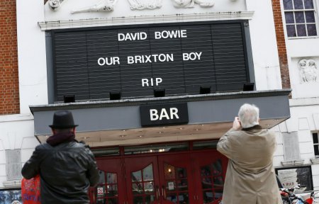 Мир скорбит по случаю кончины Дэвида Боуи. ФОТО