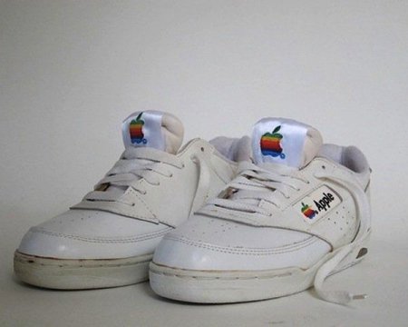Знаете ли вы? Корпорация Apple когда-то выпускала... кроссовки!