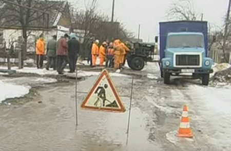 Около 100 тысяч жителей Запорожья остались без воды (ТВ, видео)