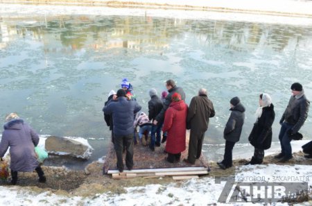 Церемония освящения воды в Ужгороде. ФОТО