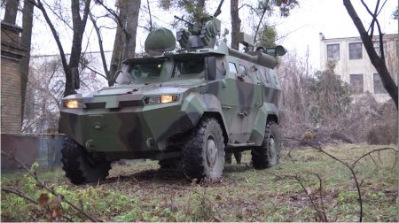 Презентация первого бронеавтомобиля "Тритон", изготовленного для украинских пограничников. ФОТО