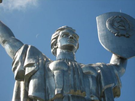 Со щита Родины-Матери уберут советскую символику