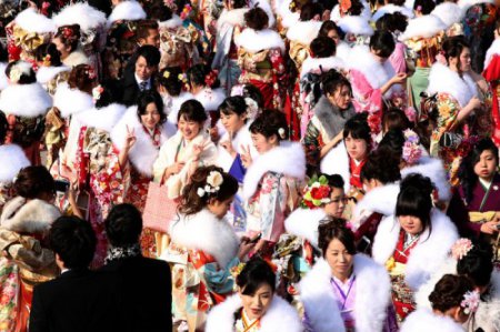 Праздник совершеннолетия в Японии. ФОТО
