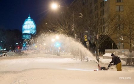 Снежная буря в США приносит убытки в три миллиарда долларов