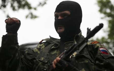 Донецкий аэропорт окружили террористы с тяжелой артиллерией