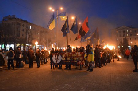 Факельное шествие в Запорожье ко дню памяти Героев Крут