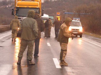 На дорогах Закарпатье появились блокпосты, препятствующие движению транспорта из РФ