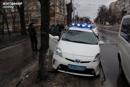 Житомирские работники полиции попали в ДТП. ФОТО