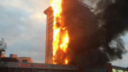 Пожар в Китае - загорелся многоэтажный элитный отель. ВИДЕО
