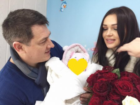 "Міс Україна Всесвіт" народила крихітку. Фото