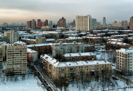 Каменные джунгли столицы: какие опасности подстерегают жильцов элитного района Киева? ВИДЕО