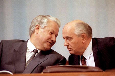 Михалков назвал Горбачева и Ельцина преступниками
