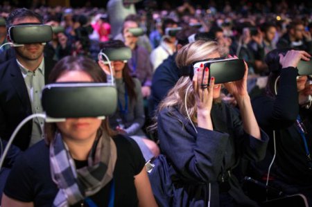 Facebook планирует испытывать уже существующие технологии виртуальной реальности в области сетевого общения