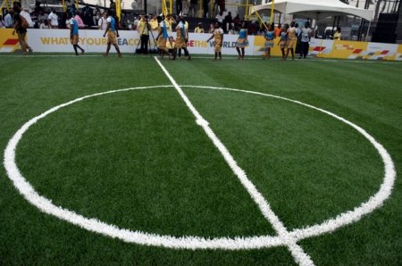 В Нигерии открыли уникальный футбольный экостадион