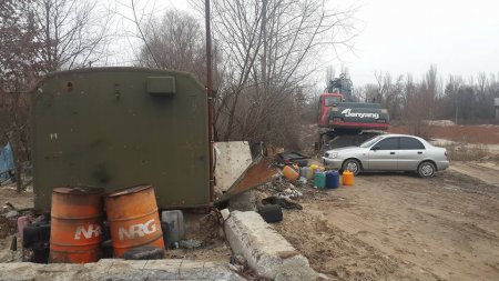Нелегальный песчаный карьер под Киевом снова заблокировали