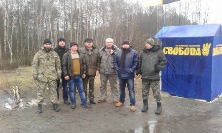 Активисты ВО "Свобода" блокируют движение российских фур в нескольких областях Украины