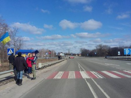 Активисты ВО "Свобода" блокируют движение российских фур в нескольких областях Украины