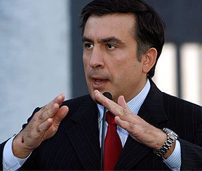 Госслужащим запретили критиковать власть. Саакашвили не согласен!