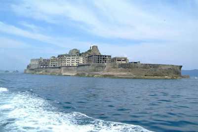 Самый густонаселенный когда-то остров Хашима стал островом-призраком. ФОТО