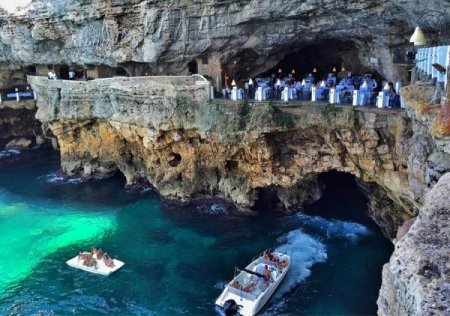 Необычный итальянский ресторан внутри пещеры. ФОТО