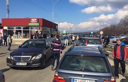 Украинские водители устроили блокаду на границе с ЕС. ФОТО