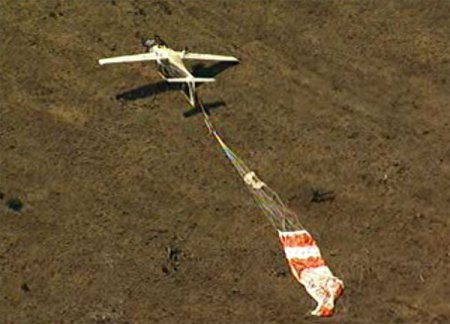 Парашют самолёта Cirrus SR-22 спас ещё две жизни. ВИДЕО