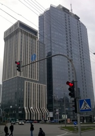 Как "завхоз" Януковича отжал гостиницу-небоскреб