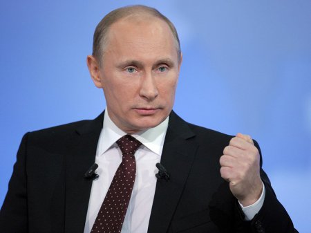 Российские депутаты встали на защиту "чести и достоинства" Путина