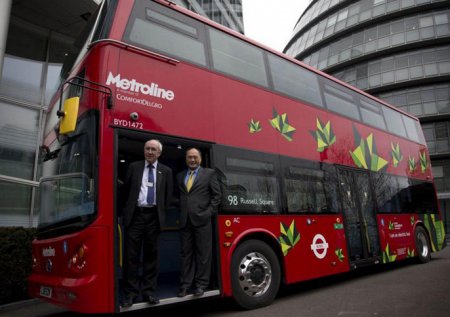 На улицы Лондона выйдут первые в мире двухэтажные электроавтобусы