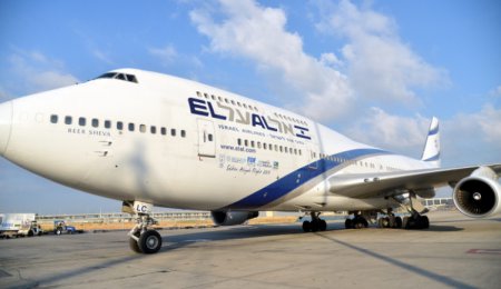 Израильская авиакомпания отправила в рейс первый самолет под управлением женского экипажа